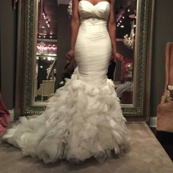 Stunning  Winnie Couture Wedding Dress - Picture 1 of 3